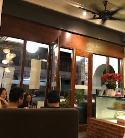 Lagenda House & Cafe