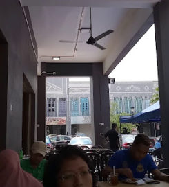 Restoran Mad Ayam Kampung