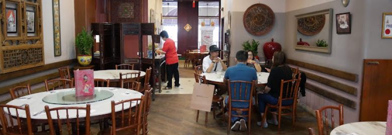 Ah Tuan Ee’s Place The Curve