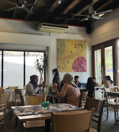 Lagenda House & Cafe