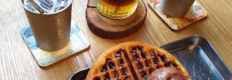 Vintage 1988 Cafe & Accessories Store